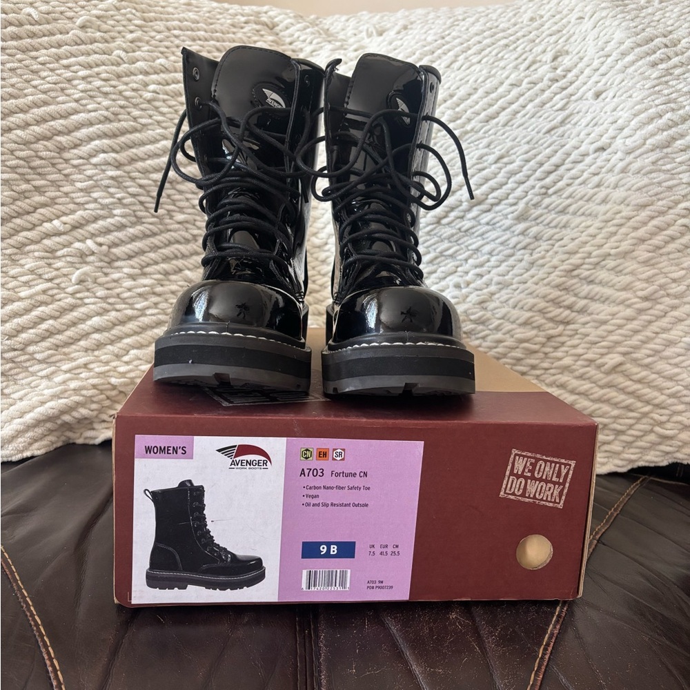 Avenger Women's Glossy Black Lace-Up Boots